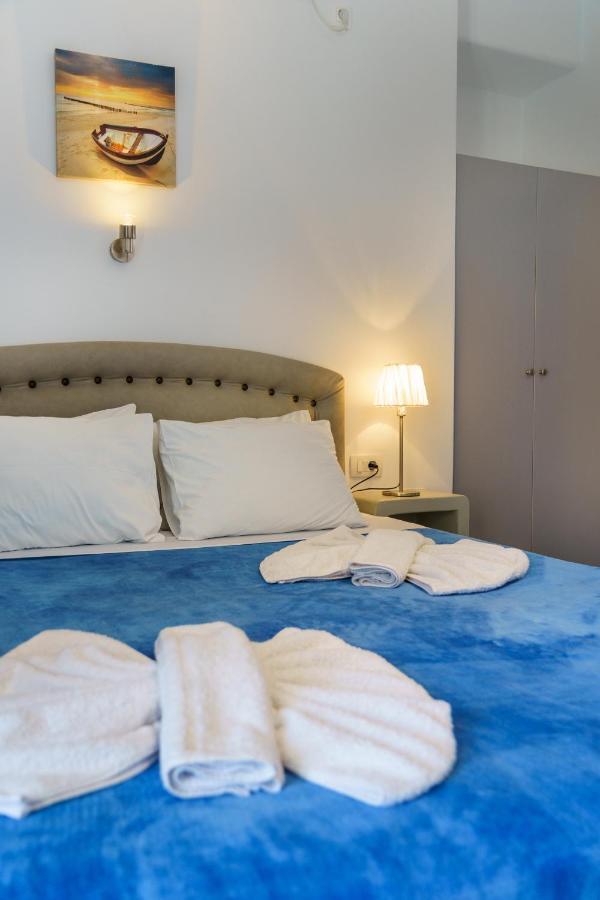 פריסה Marousi Suites מראה חיצוני תמונה